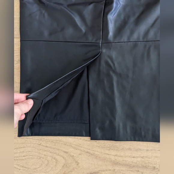 *Sale*RW&CO Faux Leather midi skirt. Size 2. - Picture 6 of 6